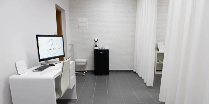 Suchá alebo mokrá pedikúra s diagnostikou a ošetrením problémovej časti