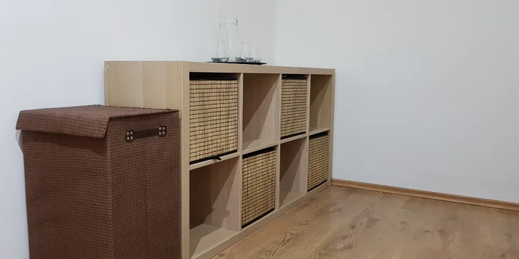 Masáž podľa výberu a celodenný vstup do wellness centra hotela Holiday Inn