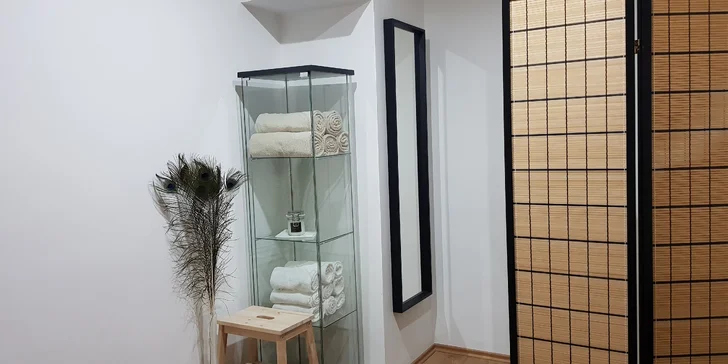 Masáž podľa výberu a celodenný vstup do wellness centra hotela Holiday Inn