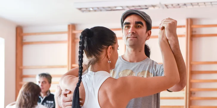 Kurzy bezpárovej alebo párovej salsy v tanečnej škole „Salsa, Son, Pasión“