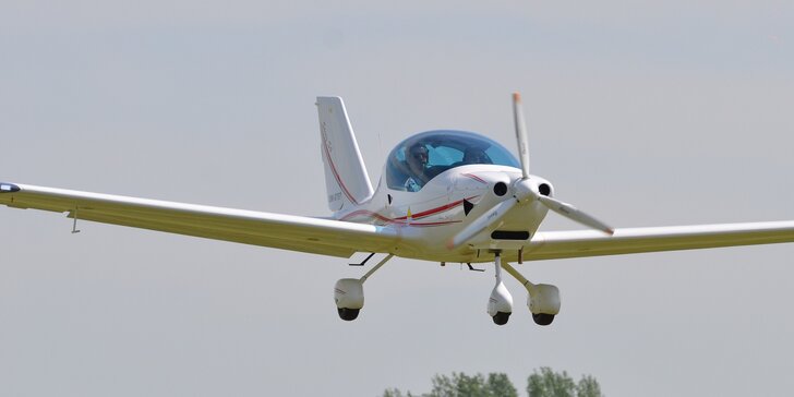 Zážitkový let lietadlom STING S4 s pilotovaním na skúšku