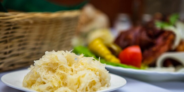 Kulinárske zážitky: tatársky biftek, grilované koleno a kurča pre 2 osoby alebo grilovaný býk na veľkú hostinu