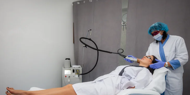 Trvalá laserová epilácia hornej pery, podpazušia, slabín či lýtok