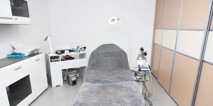 Blefaroplastika horných a dolných viečok pomocou prístroja Plaxpot