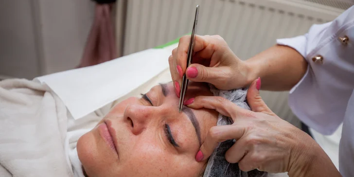 Permanentný make - up - tetovanie obočia, kontúrovanie či kolorovanie pier