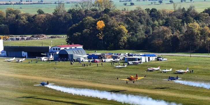 Úchvatný akrobatický let v lietadle YAK 52 či Zlín Tréner Z26