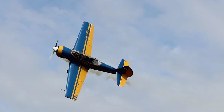 Úchvatný akrobatický let v lietadle YAK 52 či Zlín Tréner Z26