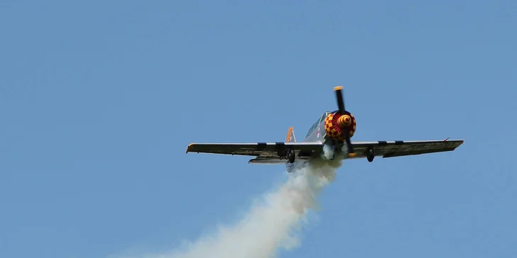 Úchvatný akrobatický let v lietadle YAK 52 či Zlín Tréner Z26