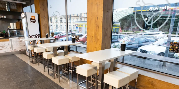 Nevar! Skoč si po hovädzí Pulled burger z poctivého slovenského mäsa aj s hranolčekmi