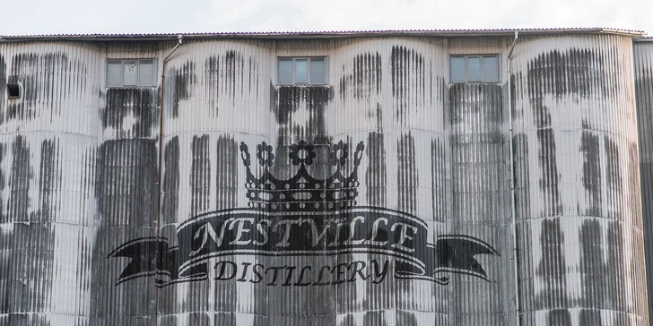 Prehliadka expozície Nestville Distillery aj s degustáciou prvej slovenskej whisky!