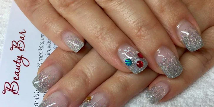 Prvotriedne nechty s manikúrou, pedikúrou a gél lakom v Beauty Bar
