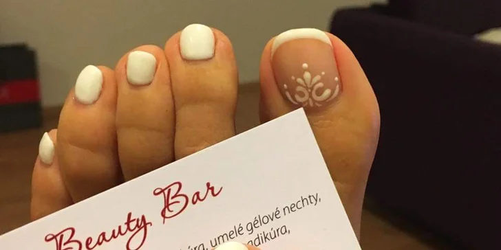 Prvotriedne nechty s manikúrou, pedikúrou a gél lakom v Beauty Bar