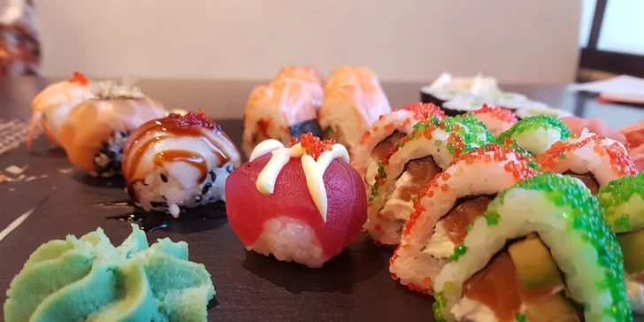 Lahodný vianočný špeciál pre 2 osoby v SUSHIHANIL