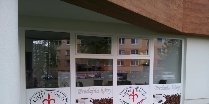 TRIESTE najlepšie espresso v meste. Lahodná káva, minerálka a chutná bábovka k tomu
