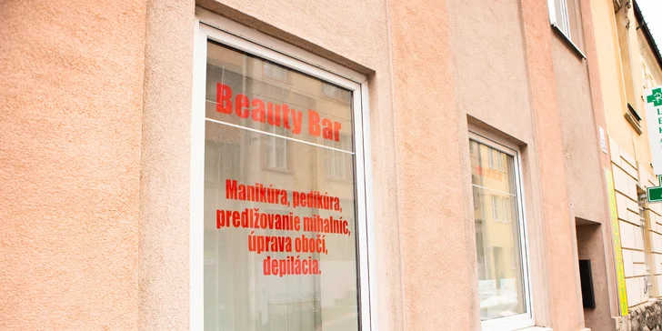 Prvotriedne nechty s manikúrou, pedikúrou a gél lakom v Beauty Bar
