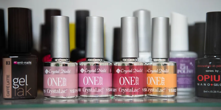 Prvotriedne nechty s manikúrou, pedikúrou a gél lakom v Beauty Bar