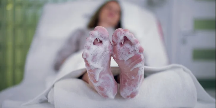 SPA Pedikúra, mokrá pedikúra s masážou alebo gél lakom či parafínom