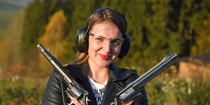 Otestujte svoju mušku na outdoorovej strelnici