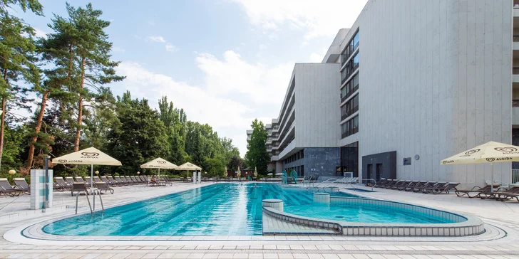 Kúpeľný pobyt s procedúrou a neobmedzeným vstupom do vodného a saunového sveta v Esplanade Ensana Health Spa Hotel****