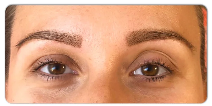 Lash lifting alebo farbenie obočia hennou