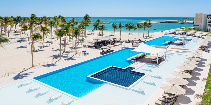 Dokonalý relax v 4*+ rezorte v Ománe: 5–11 nocí s all inclusive, vírivky