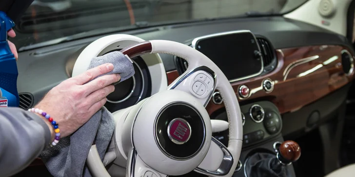 Umývanie exteriéru aj interiéru auta v Autopionier: otvorené aj v sobotu!