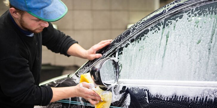 Umývanie exteriéru a interiéru auta, tepovanie aj ručné voskovanie laku