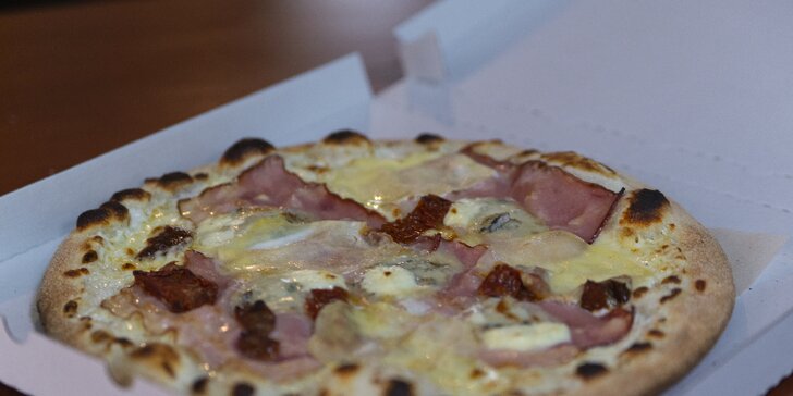 Pravá talianska pizza s priemerom 33 alebo 50 cm v Pizzalino Zvolen