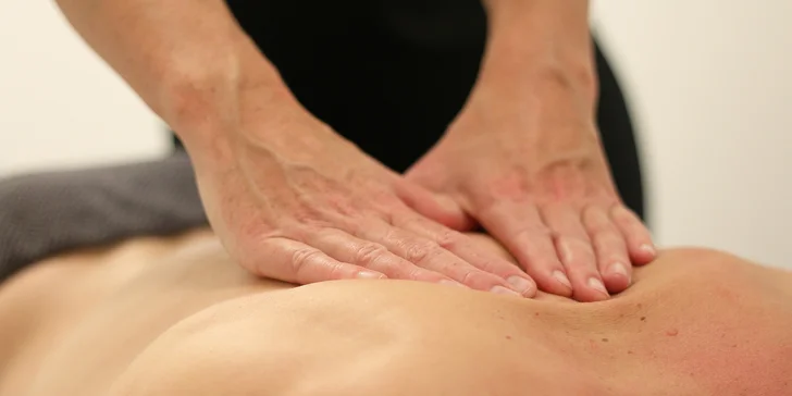 Uvoľňujúca relaxačná masáž: klasická, tandemová či párová