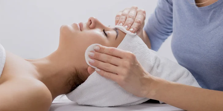 Omladzujúce a skrášľujúce ošetrenia pleti či Lash lift a botox mihalníc v salóne Estee