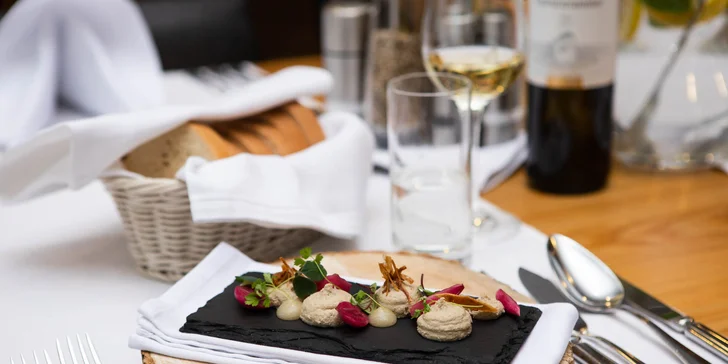 5-chodové degustačné menu s prémiovými vínami alebo otvorený voucher v reštaurácii ELESKO