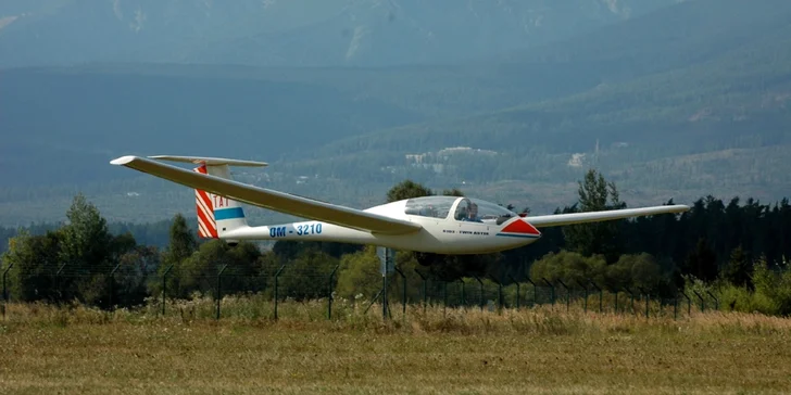 Obdivujte Vysoké Tatry počas kĺzania sa vzduchom vo vetroni