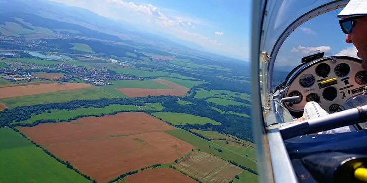 Obdivujte Vysoké Tatry počas kĺzania sa vzduchom vo vetroni