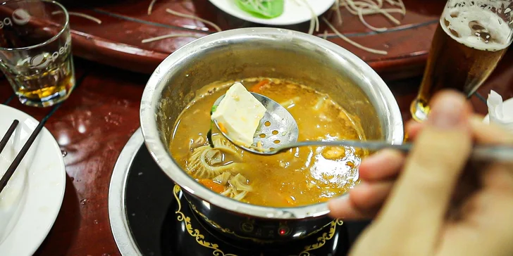 Zážitková degustácia "Hot Pot" v čínskej reštaurácii Peking pre 4 alebo 8 osôb