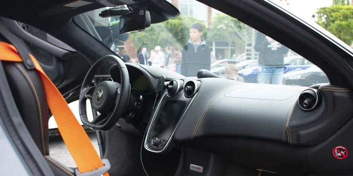 Aj pre tých najnáročnejších extra luxus jazda Rolls Roys Wraith, Mclaren S570 a Lamborghini Huracan