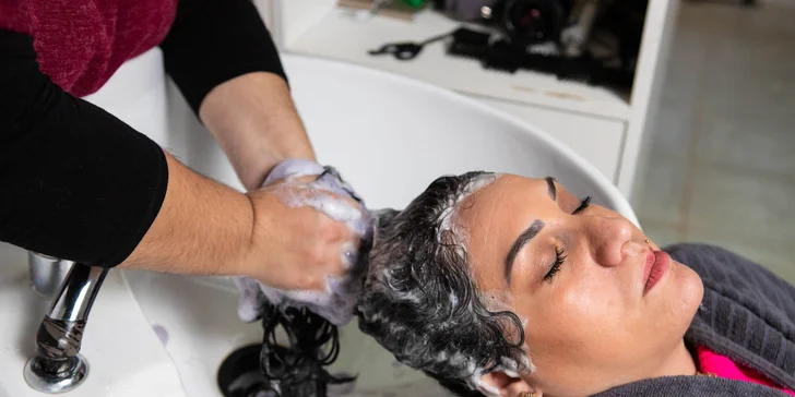 Strih pre deti i dámy či farbenie, melír a regenerácia v kaderníctve GLAMOUR