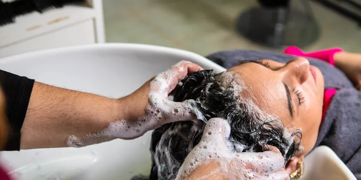 Strih pre deti i dámy či farbenie, melír a regenerácia v kaderníctve GLAMOUR