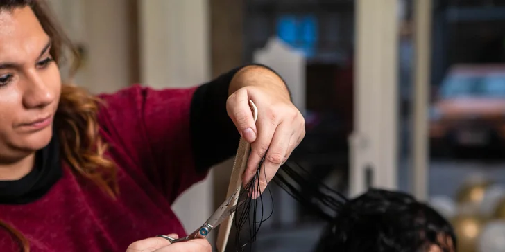 Strih pre deti i dámy či farbenie, melír a regenerácia v kaderníctve GLAMOUR