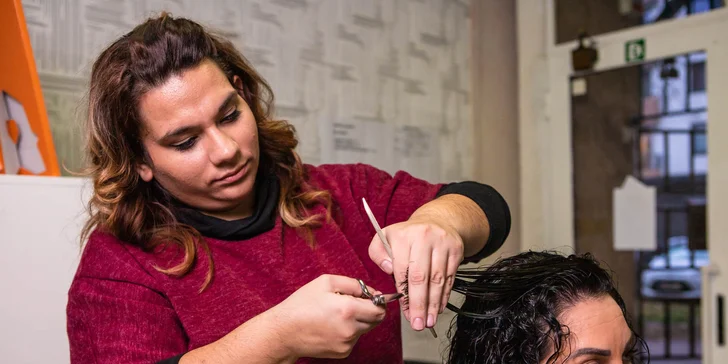 Strih pre deti i dámy či farbenie, melír a regenerácia v kaderníctve GLAMOUR