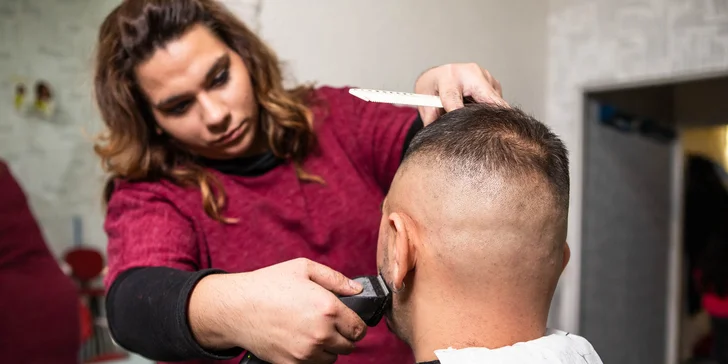 Perfektný pánsky strih aj s možnosťou úpravy brady v GLAMOUR