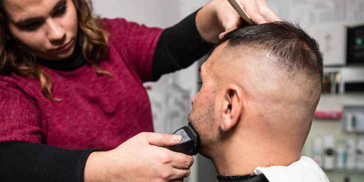 Perfektný pánsky strih aj s možnosťou úpravy brady v GLAMOUR
