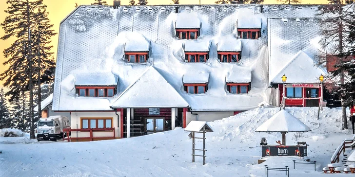 Na lyže a výlety do slovinských Álp: horský hotel s polpenziou a skipasom