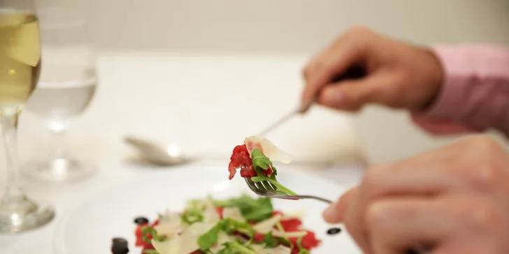 Privátny wellness s možnosťou romantickej večere v Hoteli Kráľová****