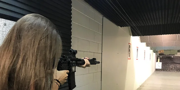 Streľba z dlhej či krátkej zbrane pre každého až na 4 strelniciach