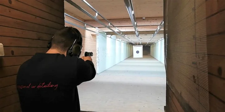 Streľba z dlhej či krátkej zbrane pre každého až na 4 strelniciach