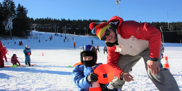 Skupinová lekcia lyžovania pre malých aj veľkých v Jasenskej doline