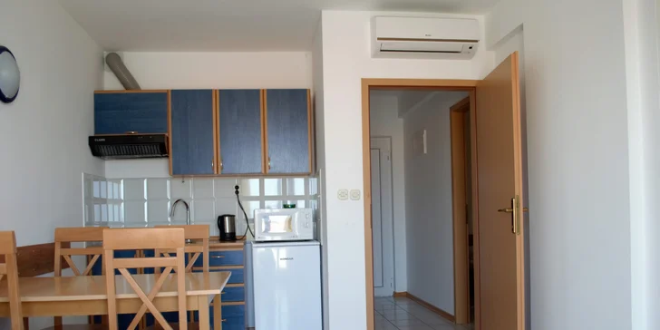 Oddych na ostrove Šolta: apartmány vhodné pre 4 osoby, len 150 m od mora!