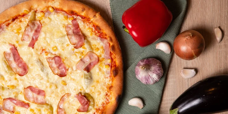 Pizza podľa vlastného výberu alebo pizza štangle s dresingom
