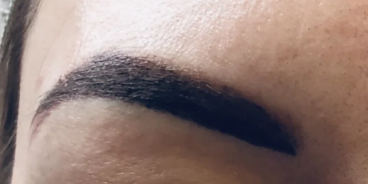 Permanentný make - up - tetovanie obočia, kontúrovanie či kolorovanie pier