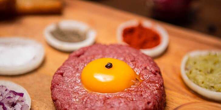 Tatársky biftek z hovädzej sviečkovice s hriankami